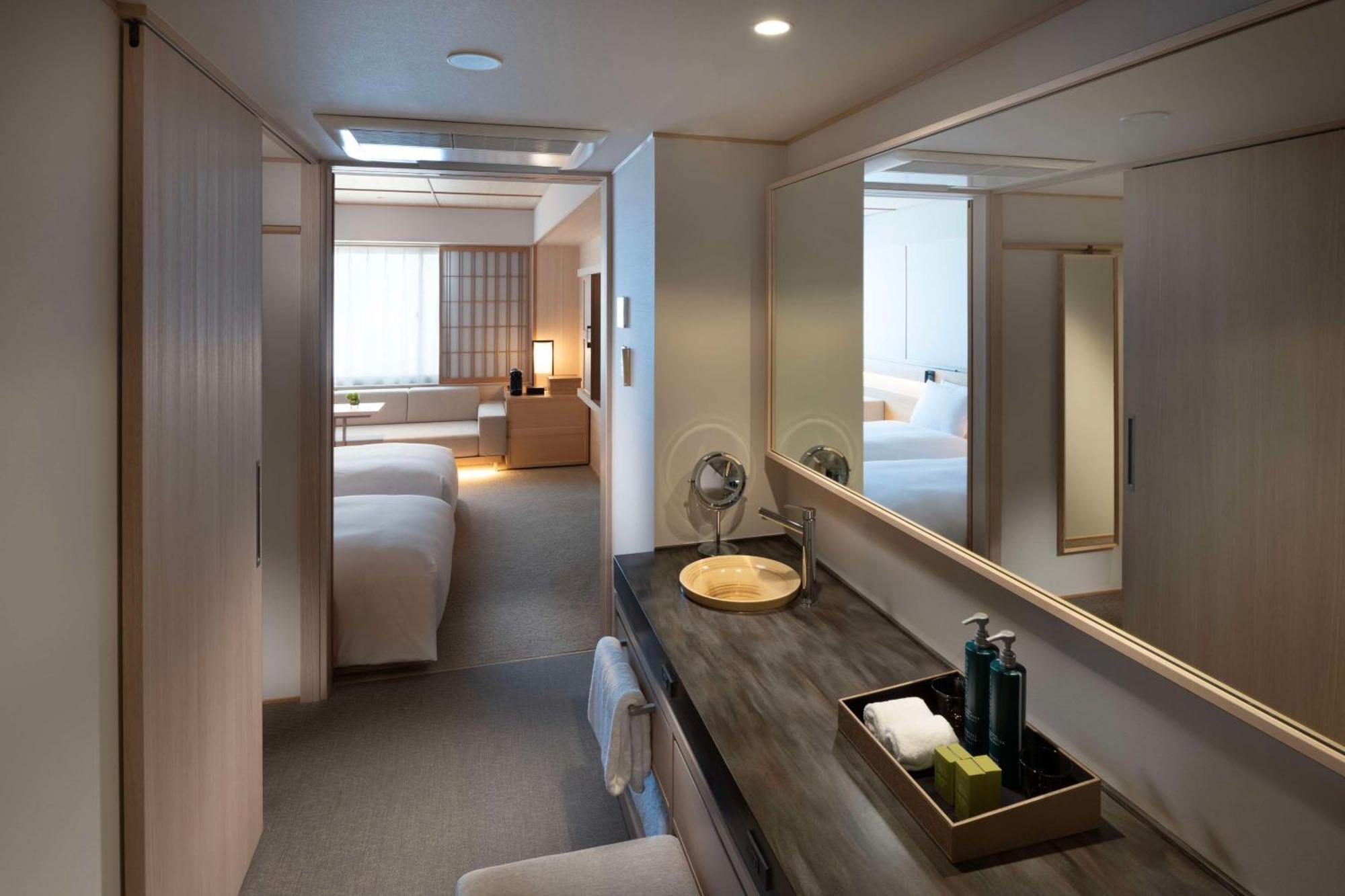 Отель Doubletree By Hilton Kyoto Higashiyama Экстерьер фото